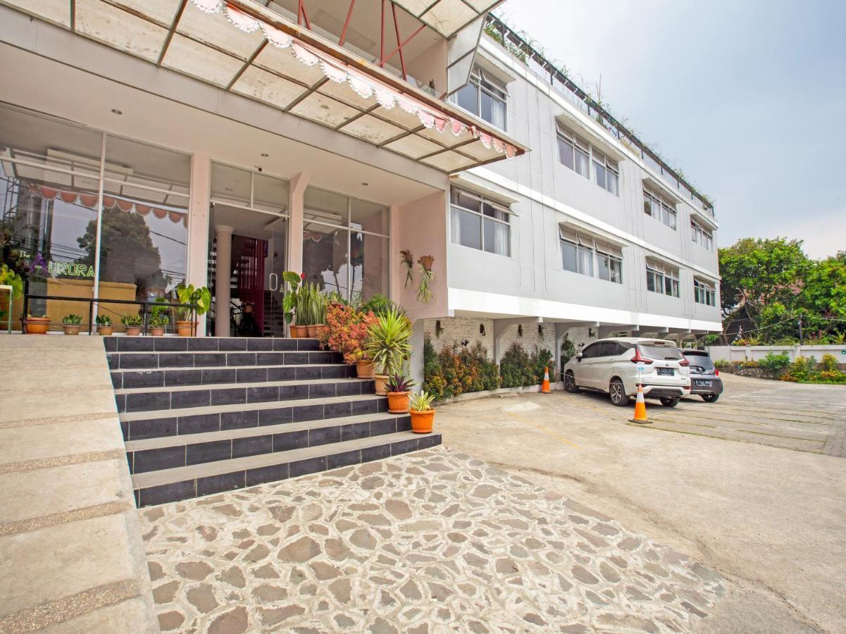 Super Oyo Collection O 3876 The Aurora Inn Lembang Buitenkant foto