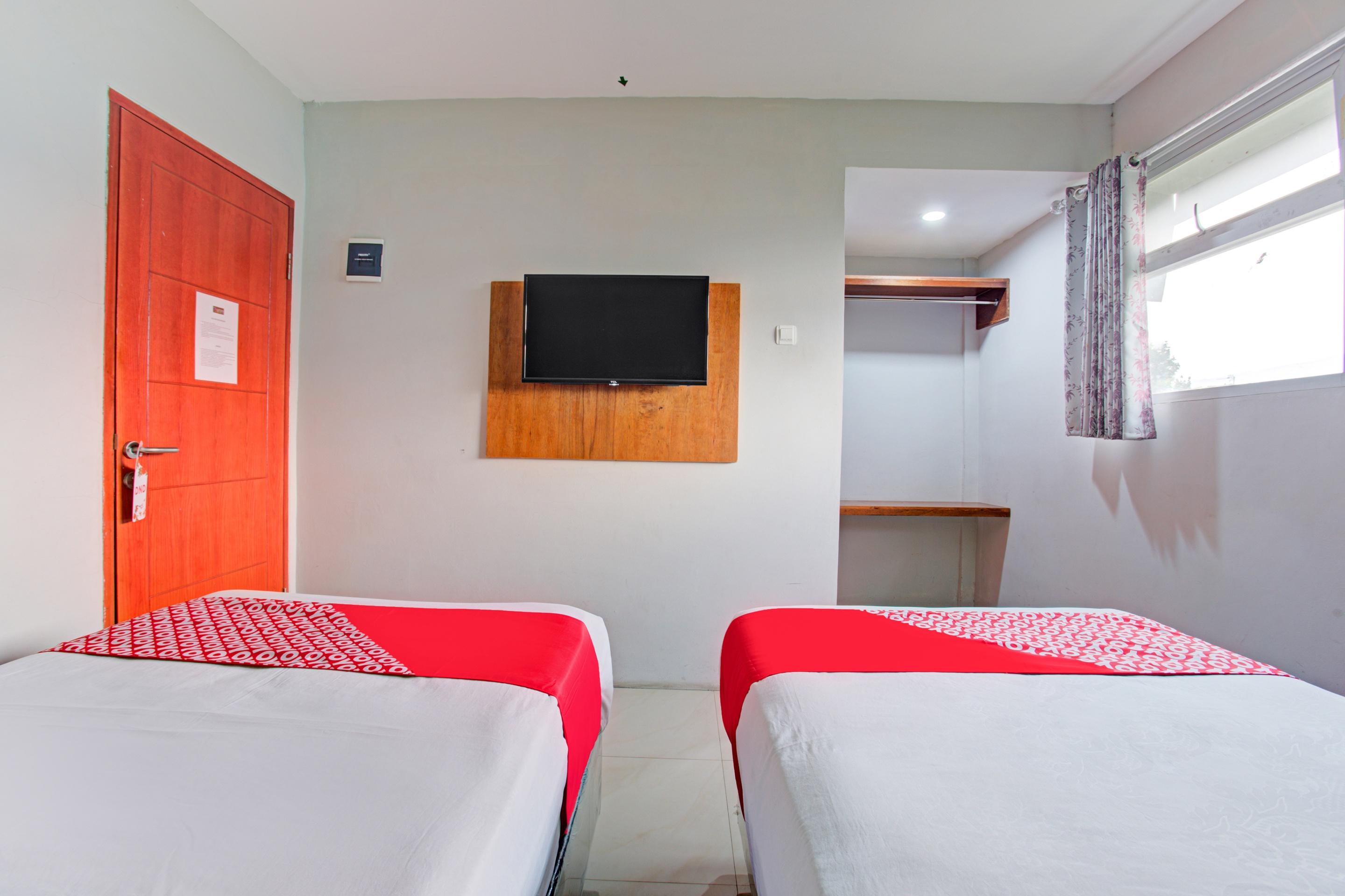 Super Oyo Collection O 3876 The Aurora Inn Lembang Buitenkant foto