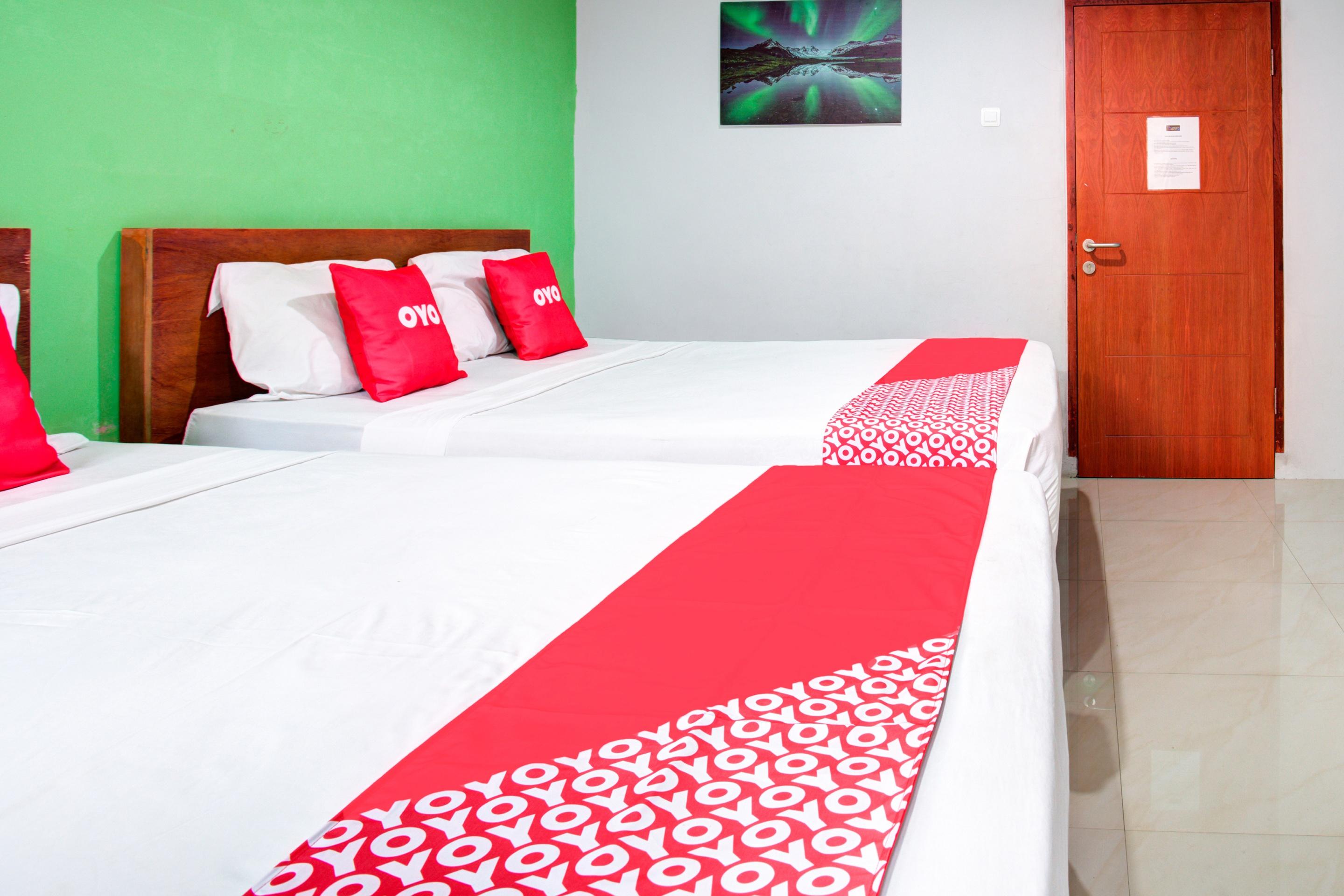 Super Oyo Collection O 3876 The Aurora Inn Lembang Buitenkant foto
