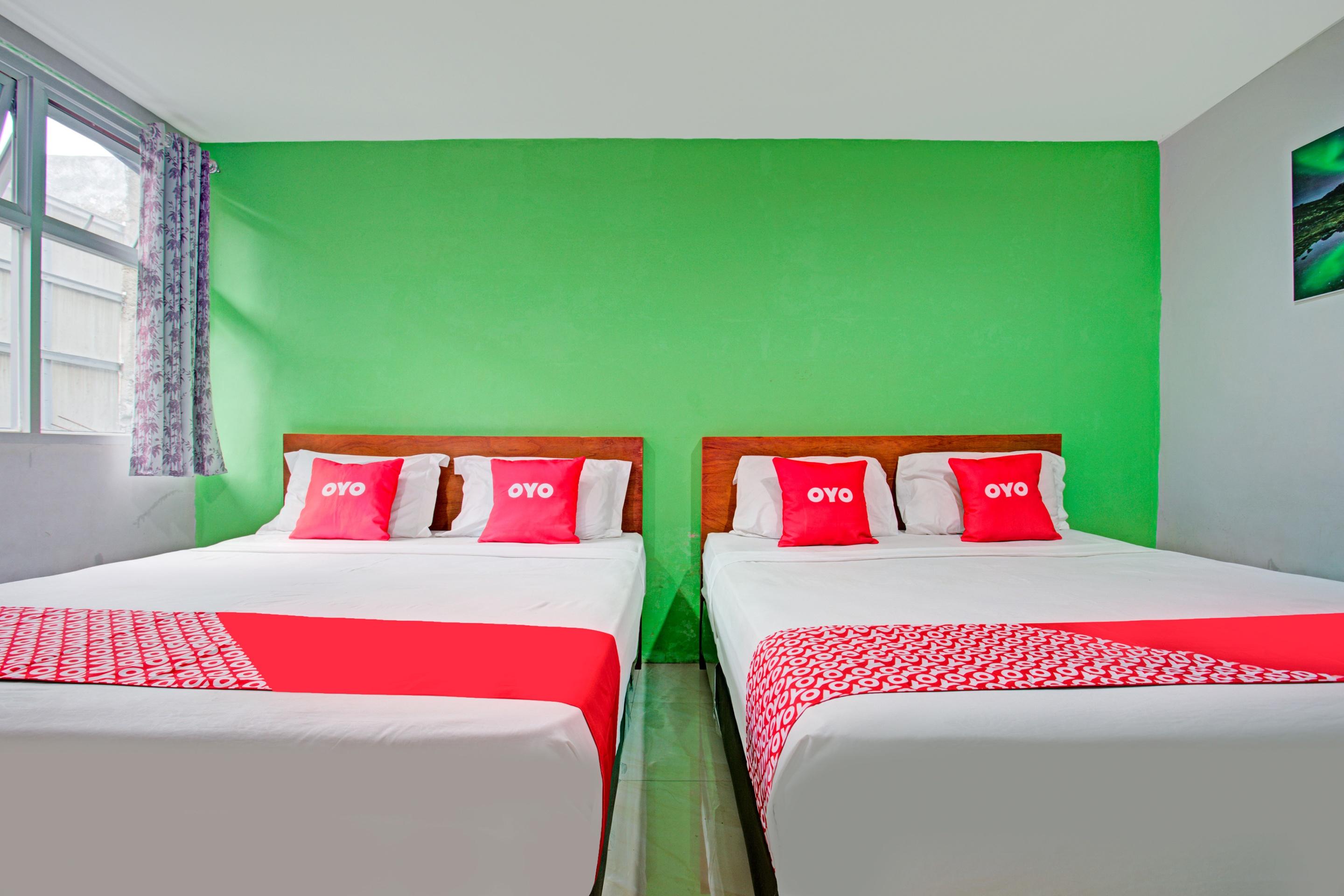 Super Oyo Collection O 3876 The Aurora Inn Lembang Buitenkant foto